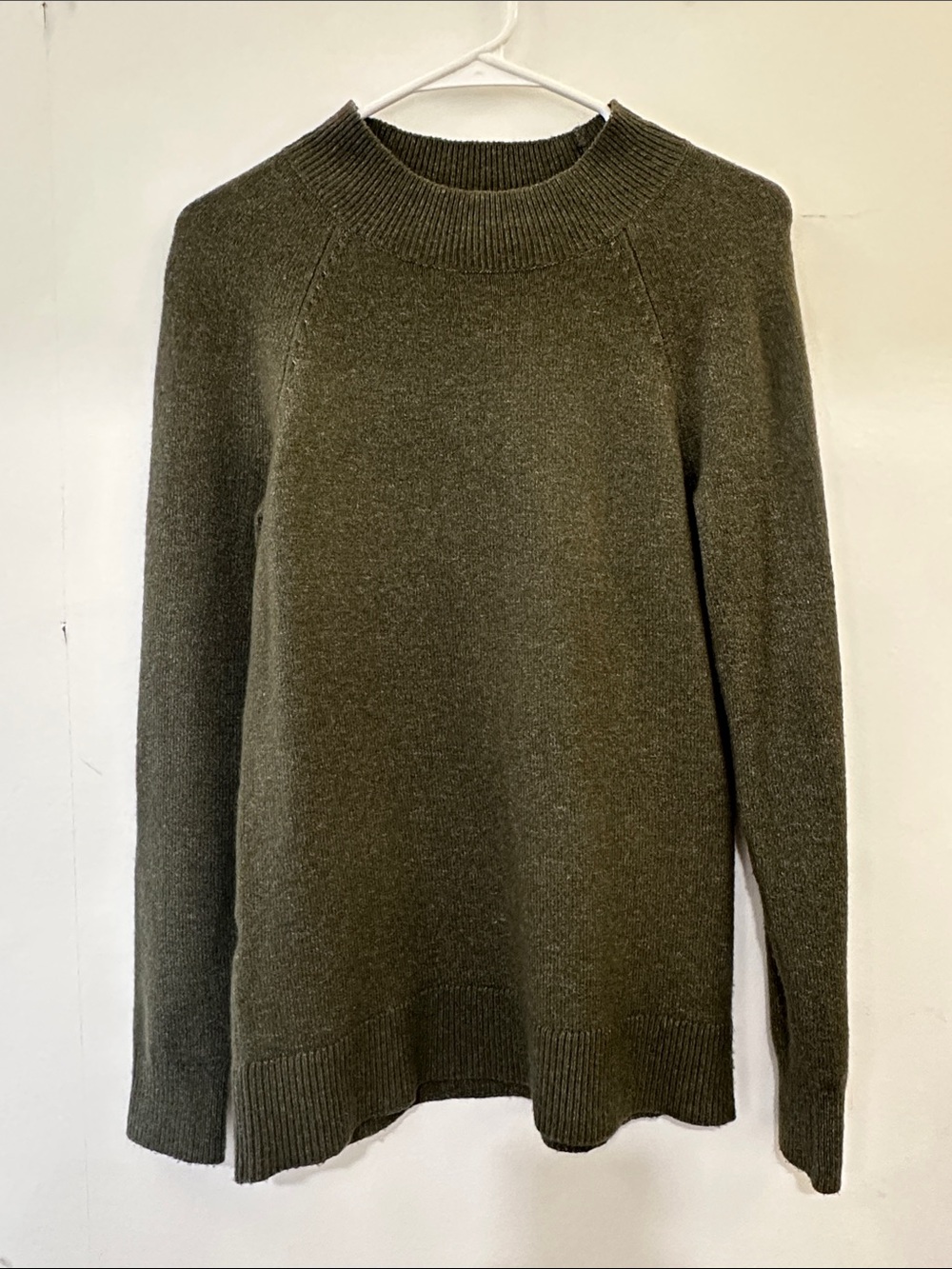 LOFT Olive Green Women's Crewneck Sweater